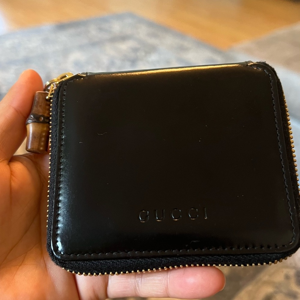Authentic gucci wallet